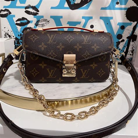 The Louis Vuitton Pochette Metis Gets a Makeover 